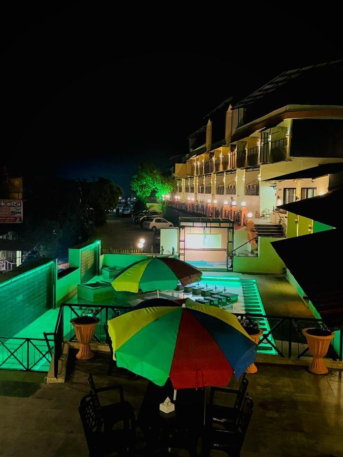 Hotel Suman Raj Mahābaleshwar Buitenkant foto