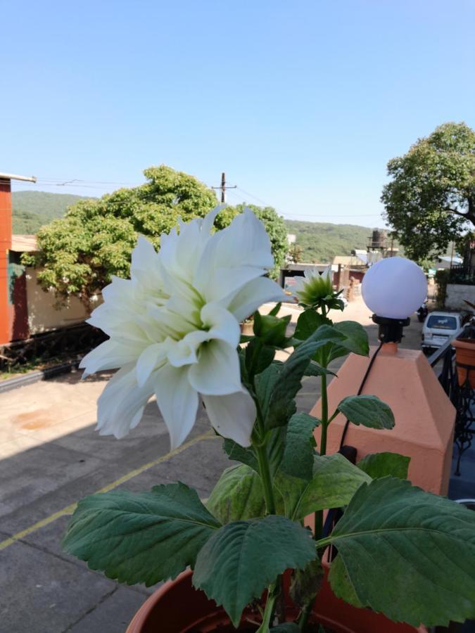 Hotel Suman Raj Mahābaleshwar Buitenkant foto