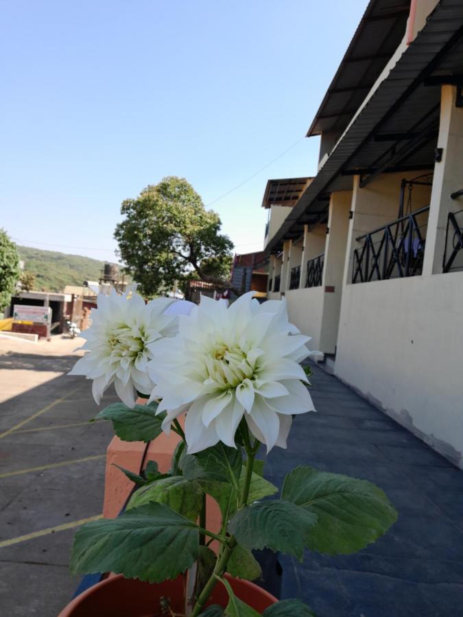 Hotel Suman Raj Mahābaleshwar Buitenkant foto